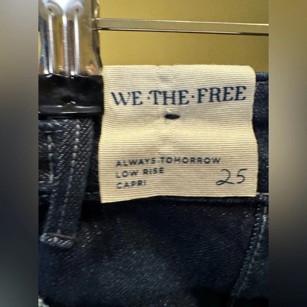 Free People We The Free “Always Tomorrow Low Rise Capri” in Carpe Diem, NWT - Picture 8 of 9